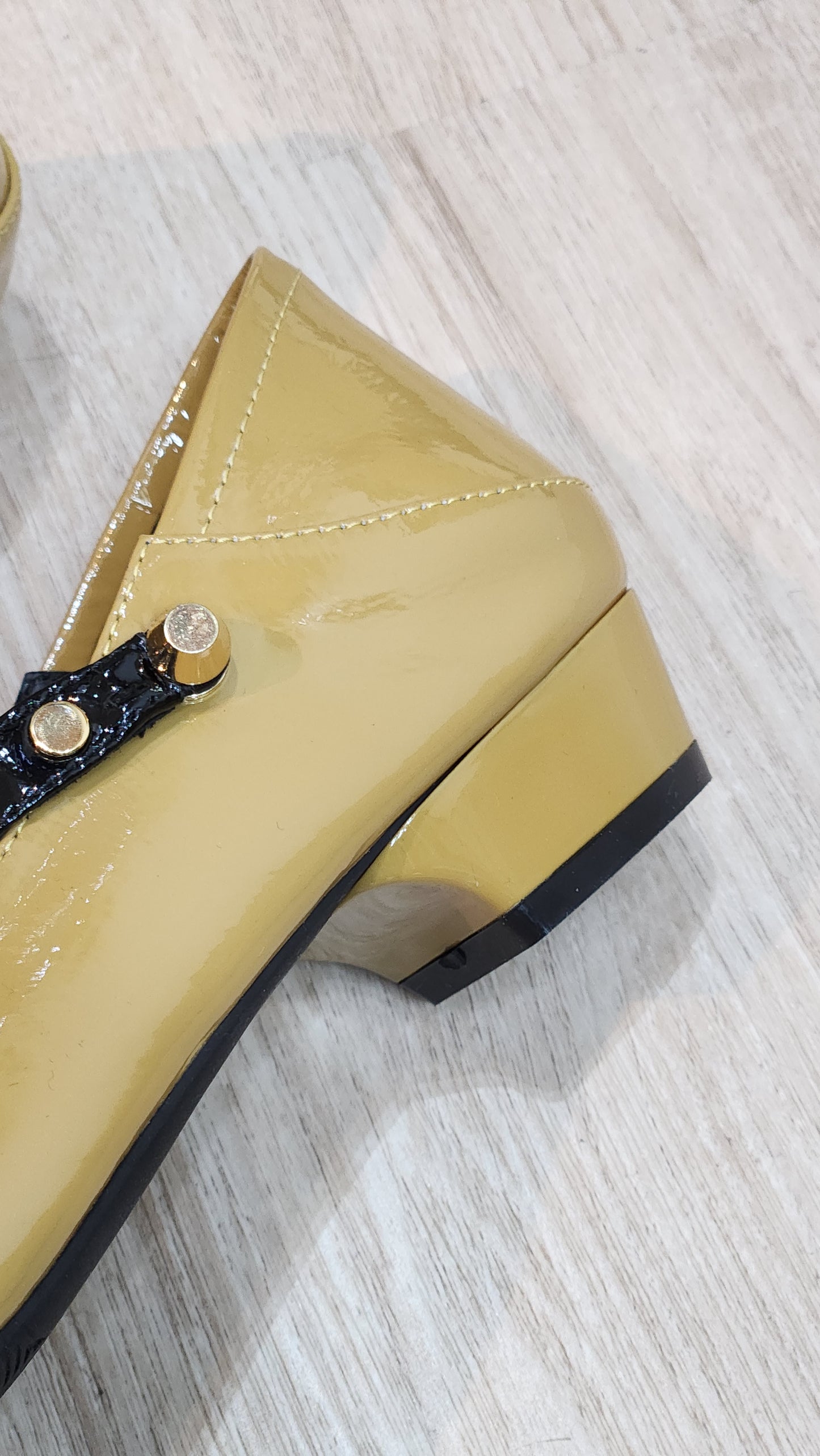 Century Toe Mustard