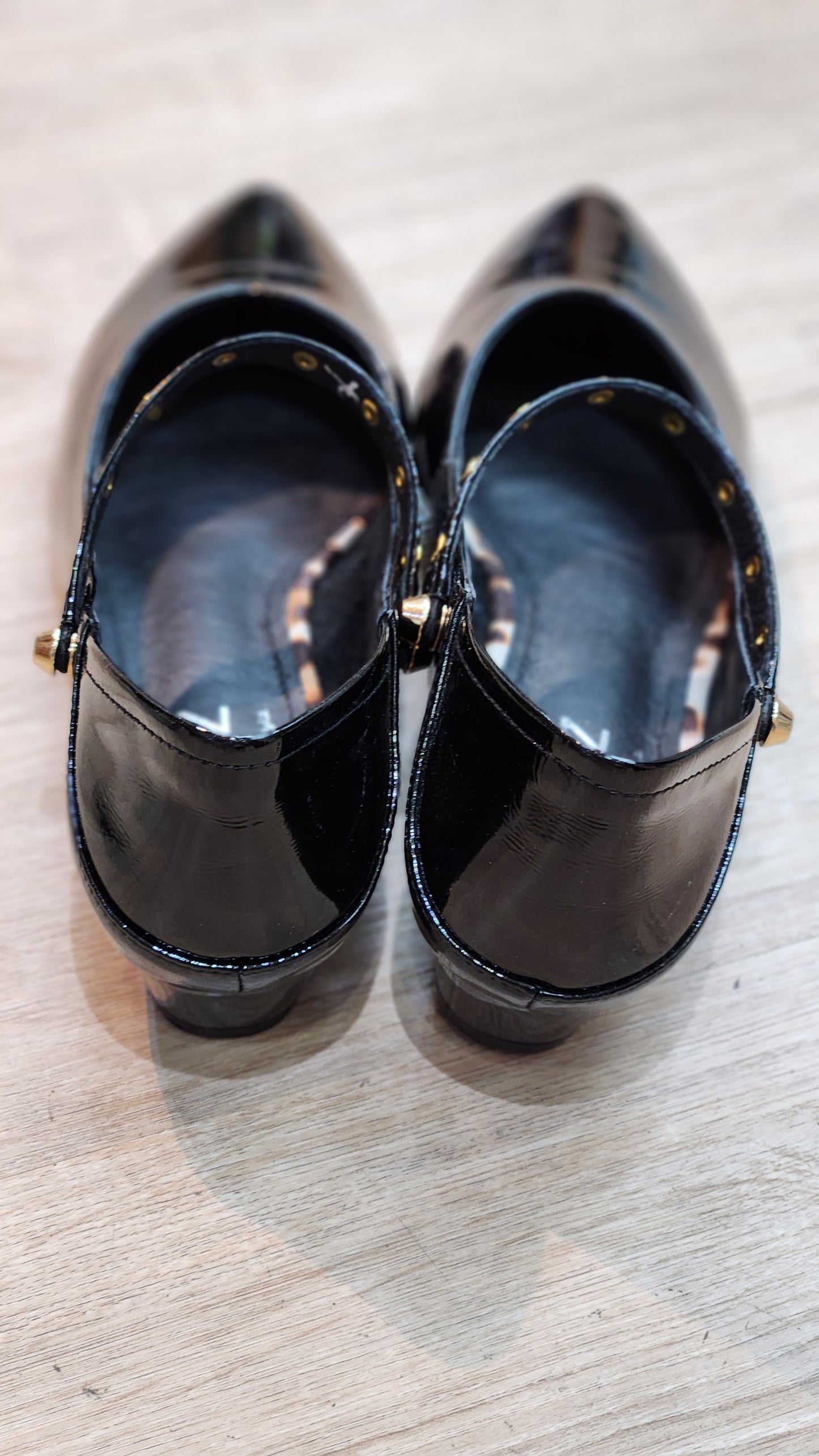 Century Toe Black
